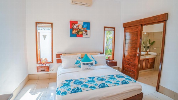 Air Sanih Beach Villa image 17