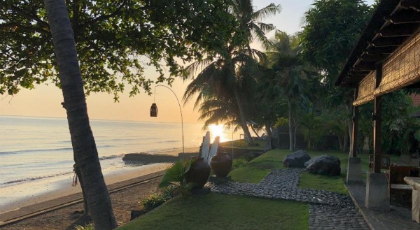 Air Sanih Beach Villa image 21