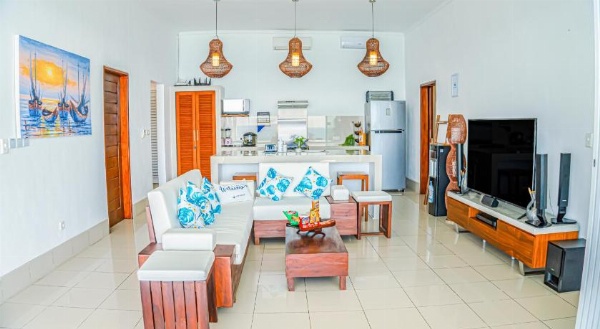 Air Sanih Beach Villa image 24