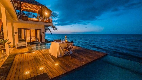 Air Sanih Beach Villa image 4