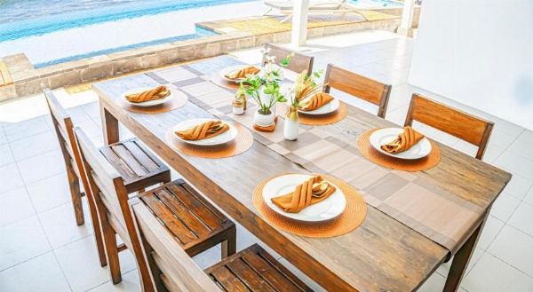 Air Sanih Beach Villa image 6